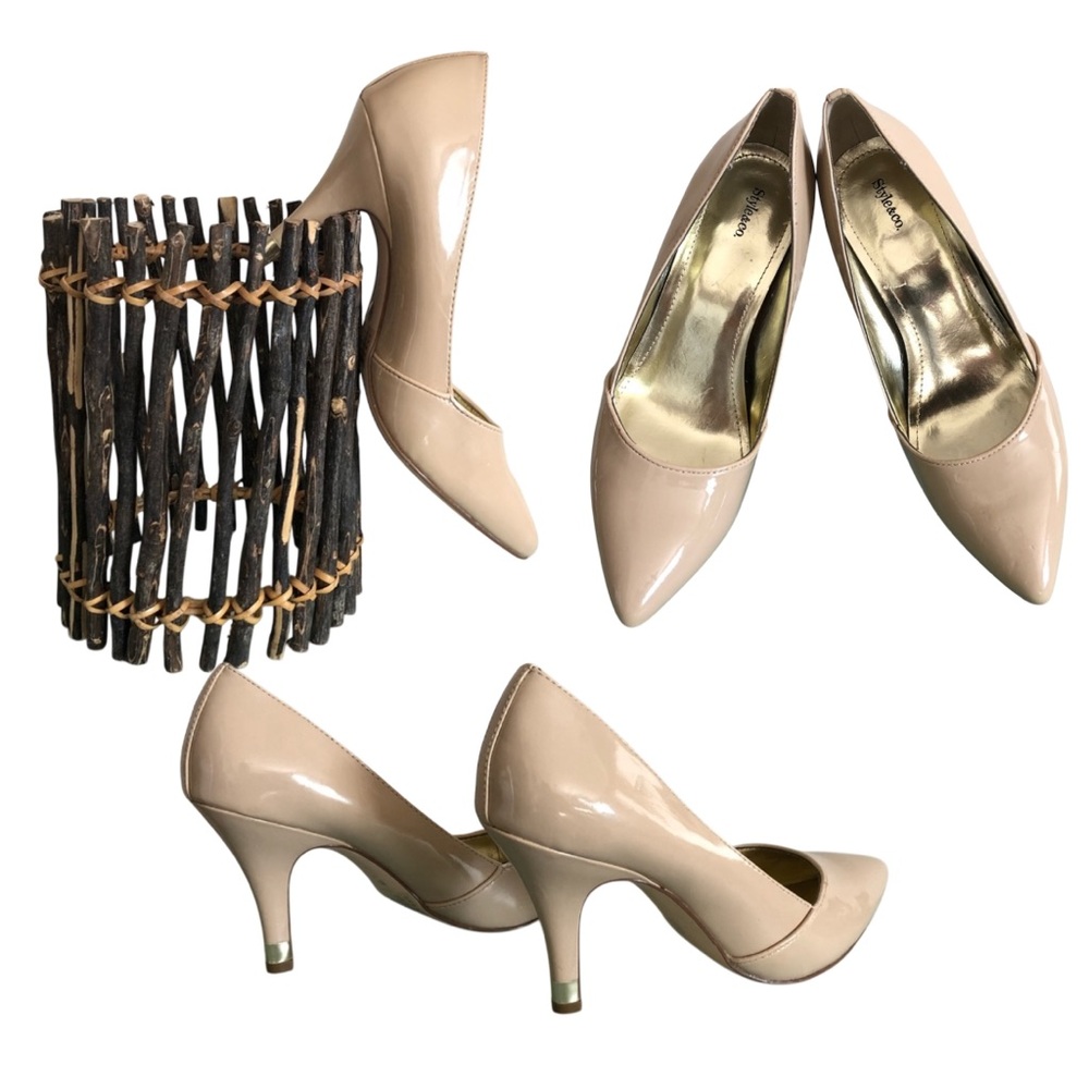 👛 (ANY 2/$25) Style & Co. Non Leather Beige Heels with Gold Tones Heel Accent